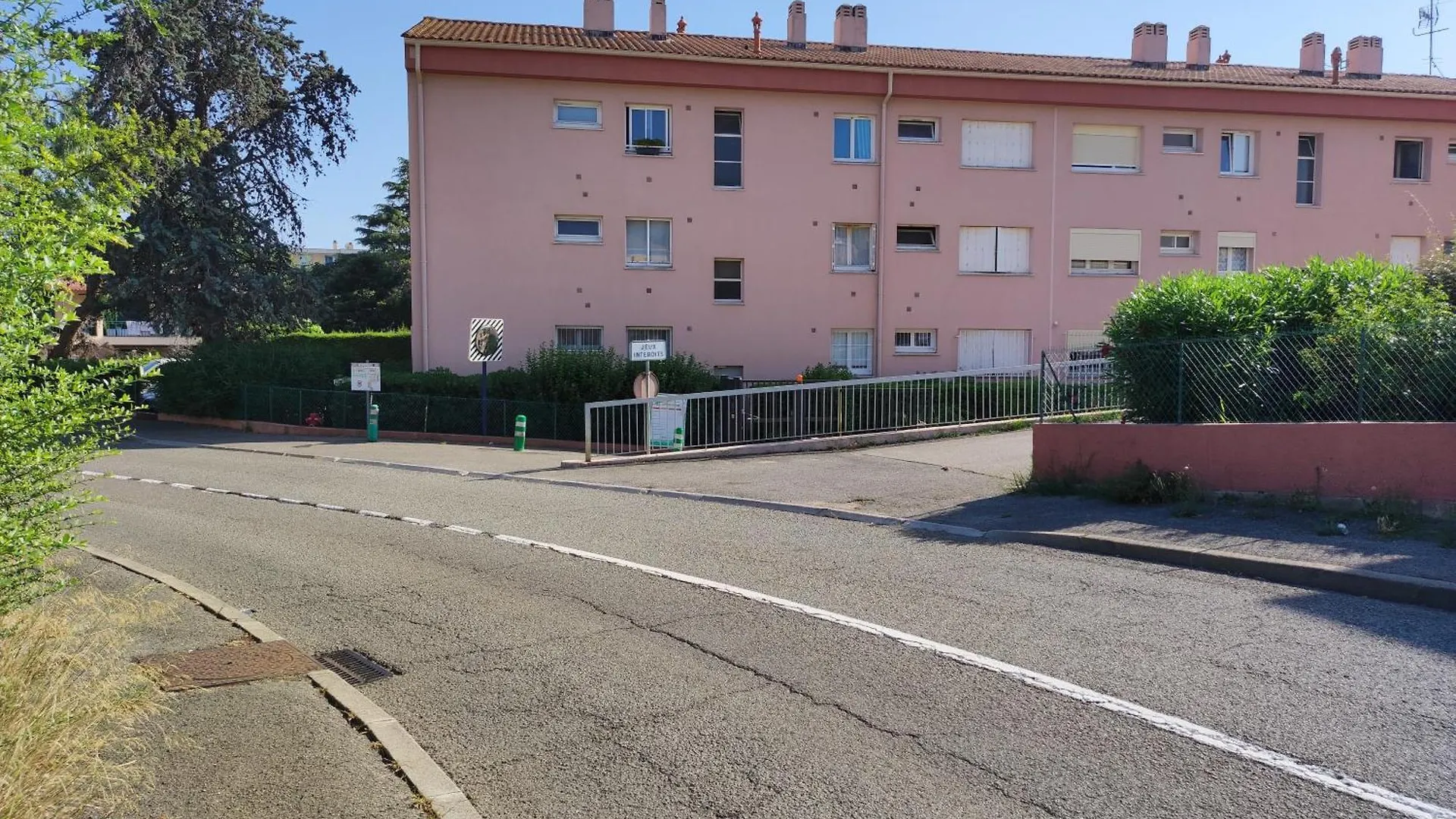 Au Studio De Ronan Frejus