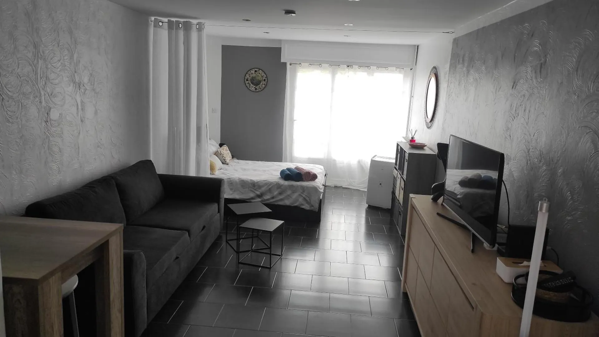 Au Studio De Ronan Frejus