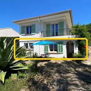 Appartement Chez Madou, T1 En Bas De Et Rez De Jardin A 900m De La Et Des Commerces, Fréjus